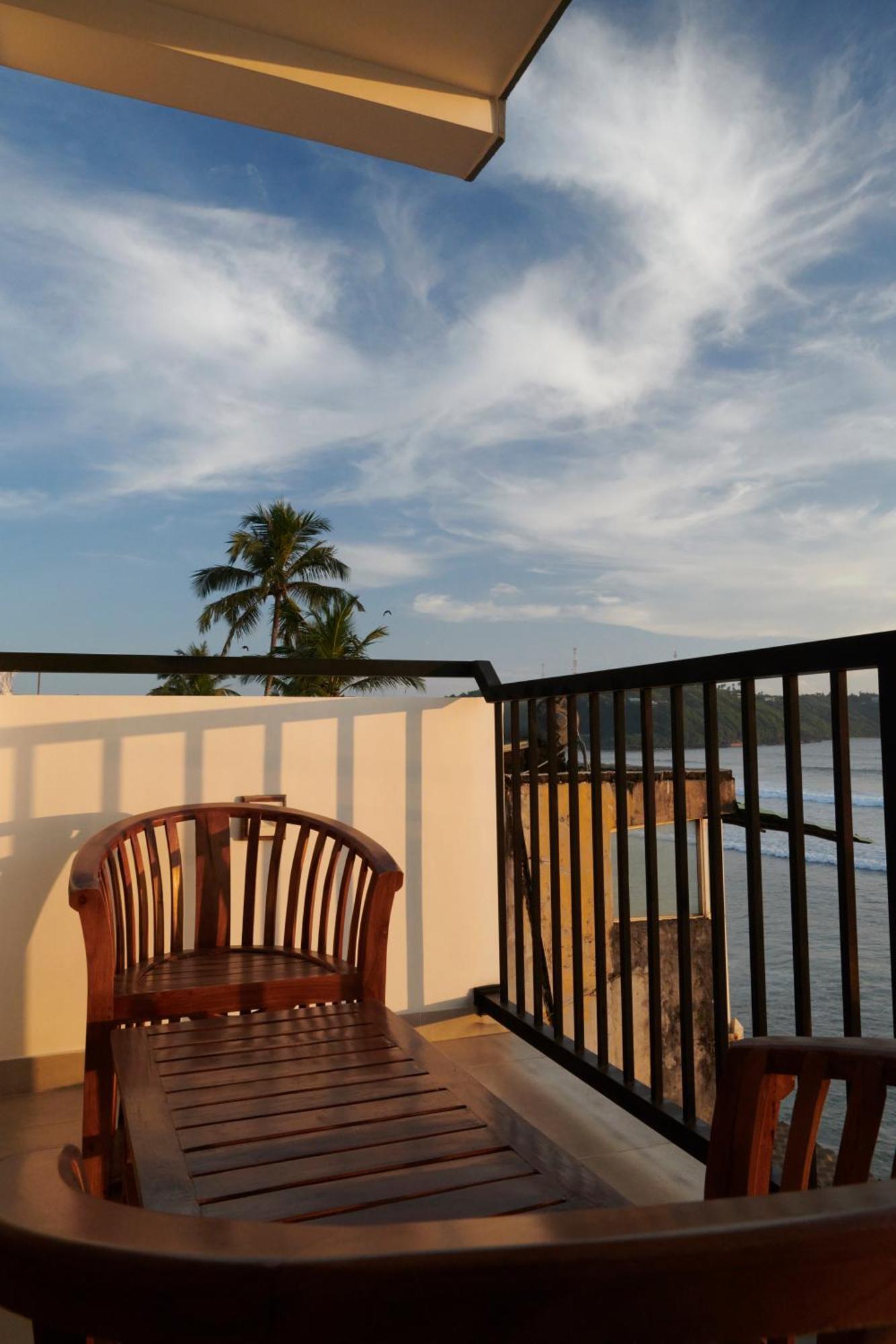 Kings Bay Beach Resort Galle Exterior photo