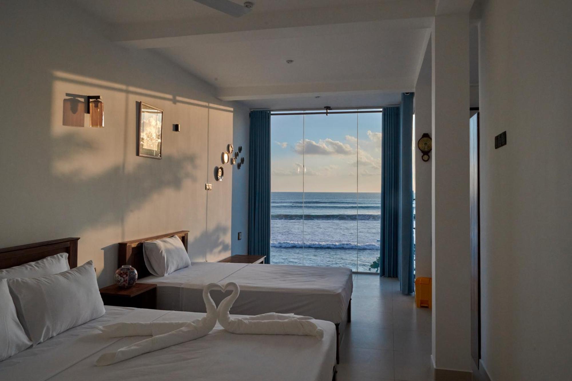 Kings Bay Beach Resort Galle Exterior photo