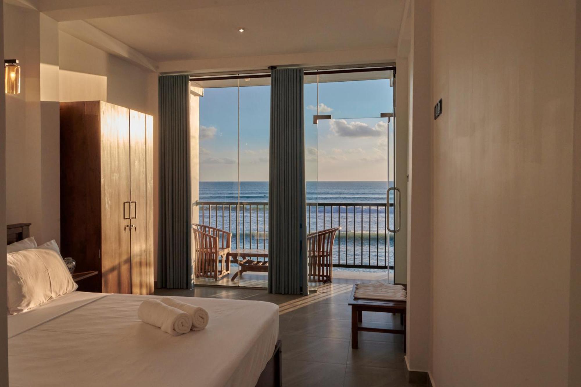 Kings Bay Beach Resort Galle Exterior photo