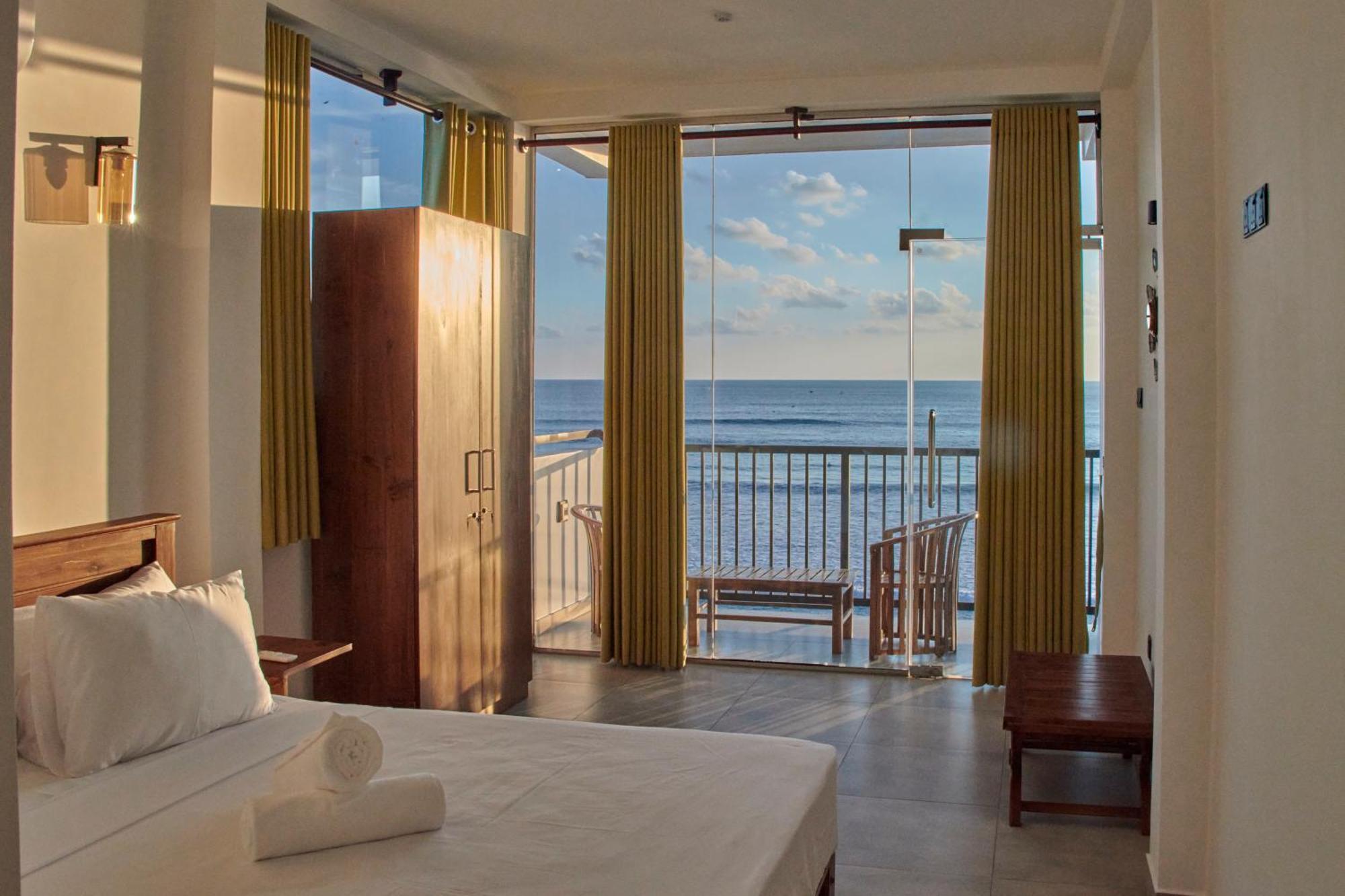 Kings Bay Beach Resort Galle Exterior photo