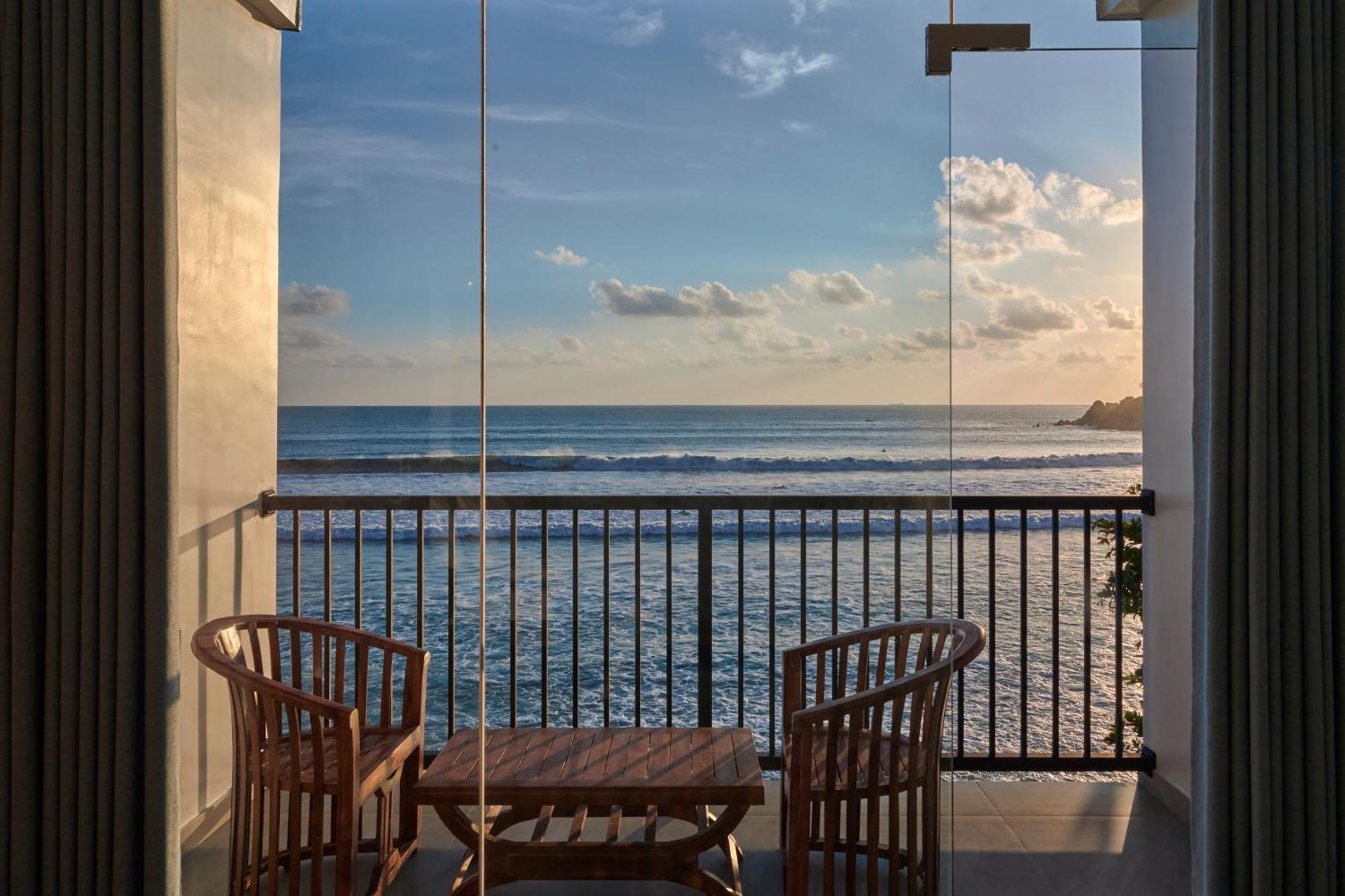 Kings Bay Beach Resort Galle Exterior photo