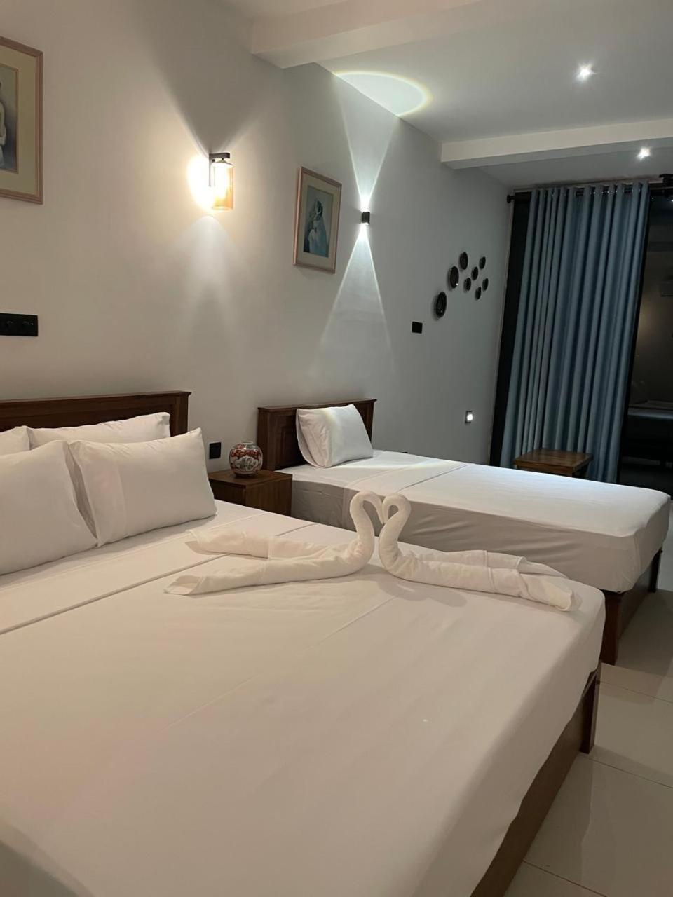 Kings Bay Beach Resort Galle Exterior photo
