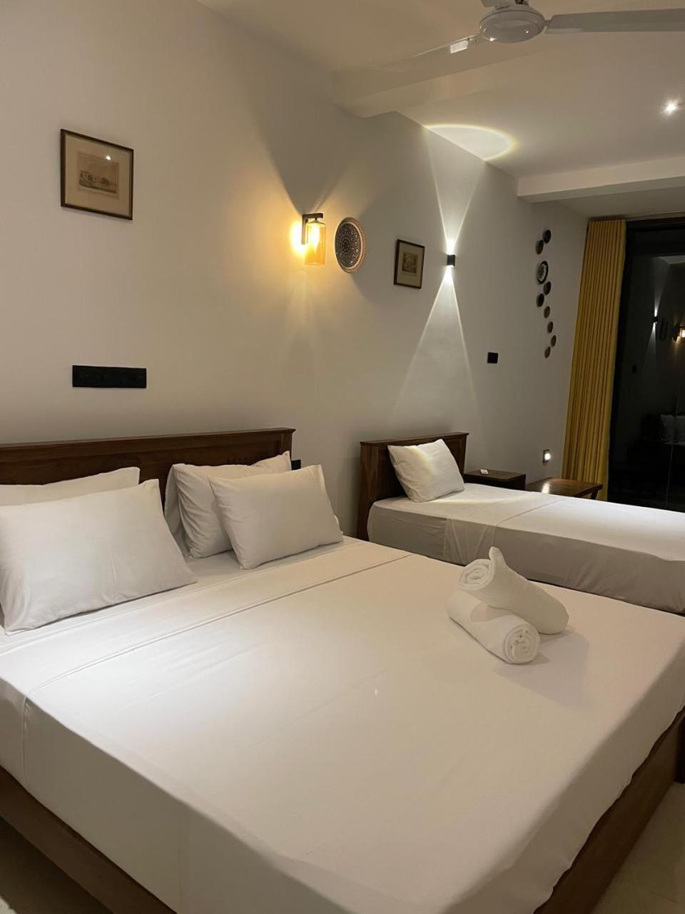 Kings Bay Beach Resort Galle Exterior photo