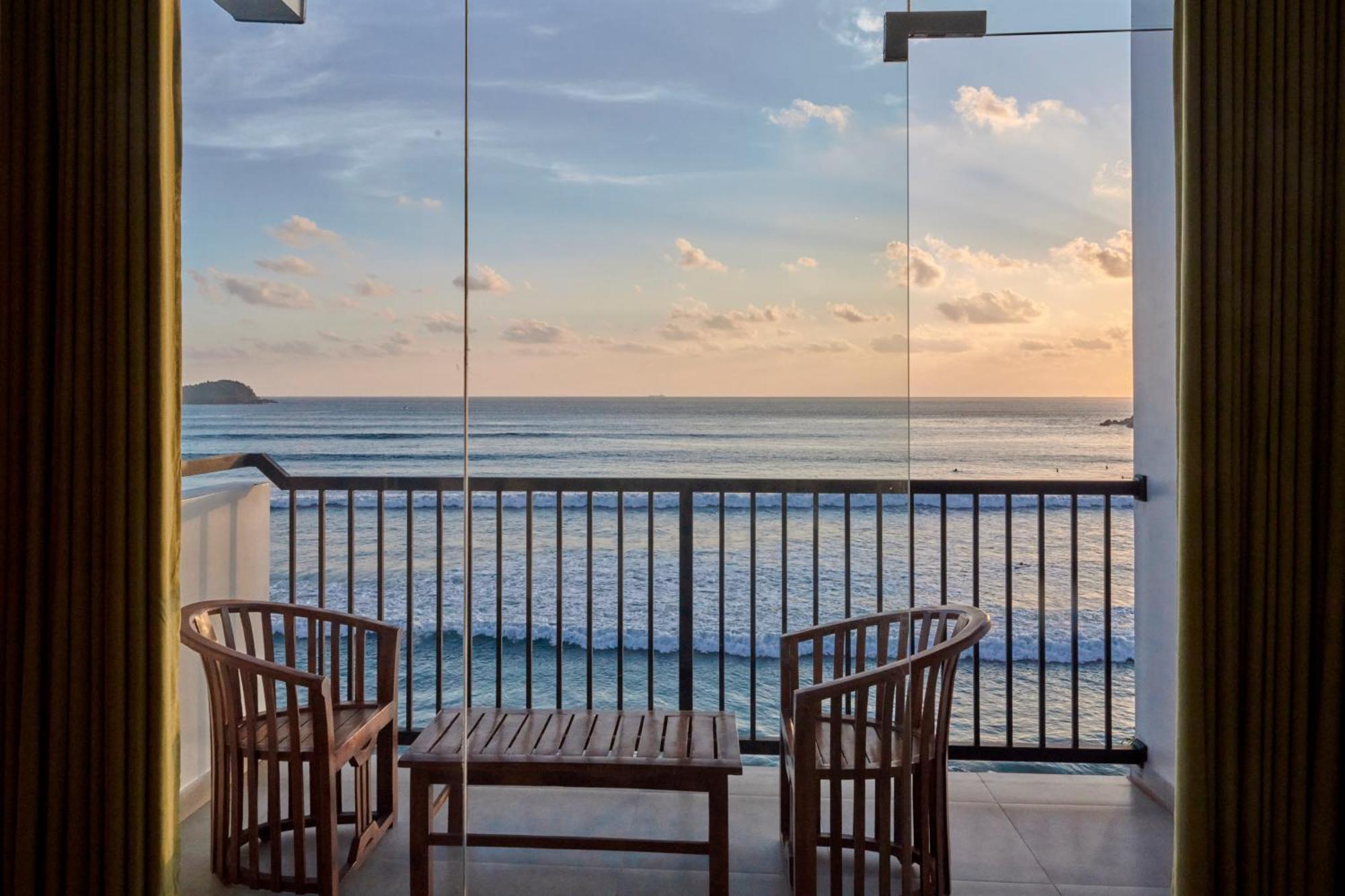 Kings Bay Beach Resort Galle Exterior photo